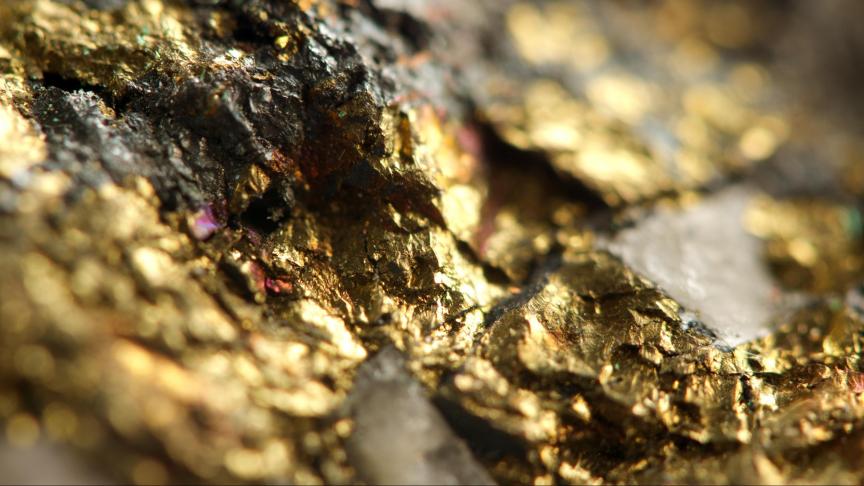 Gold rises as technical momentum builds despite stronger dollar