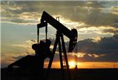 Oil surges as Ukraine tensions mount and market giants bullish