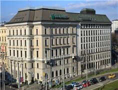 Russia’s Sberbank urges Glencore to resolve dispute over oil bill