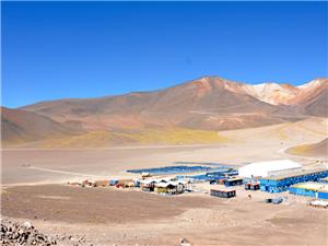 Gold Fields eyes rapid ramp-up at new Chile mine, lifts output forecast