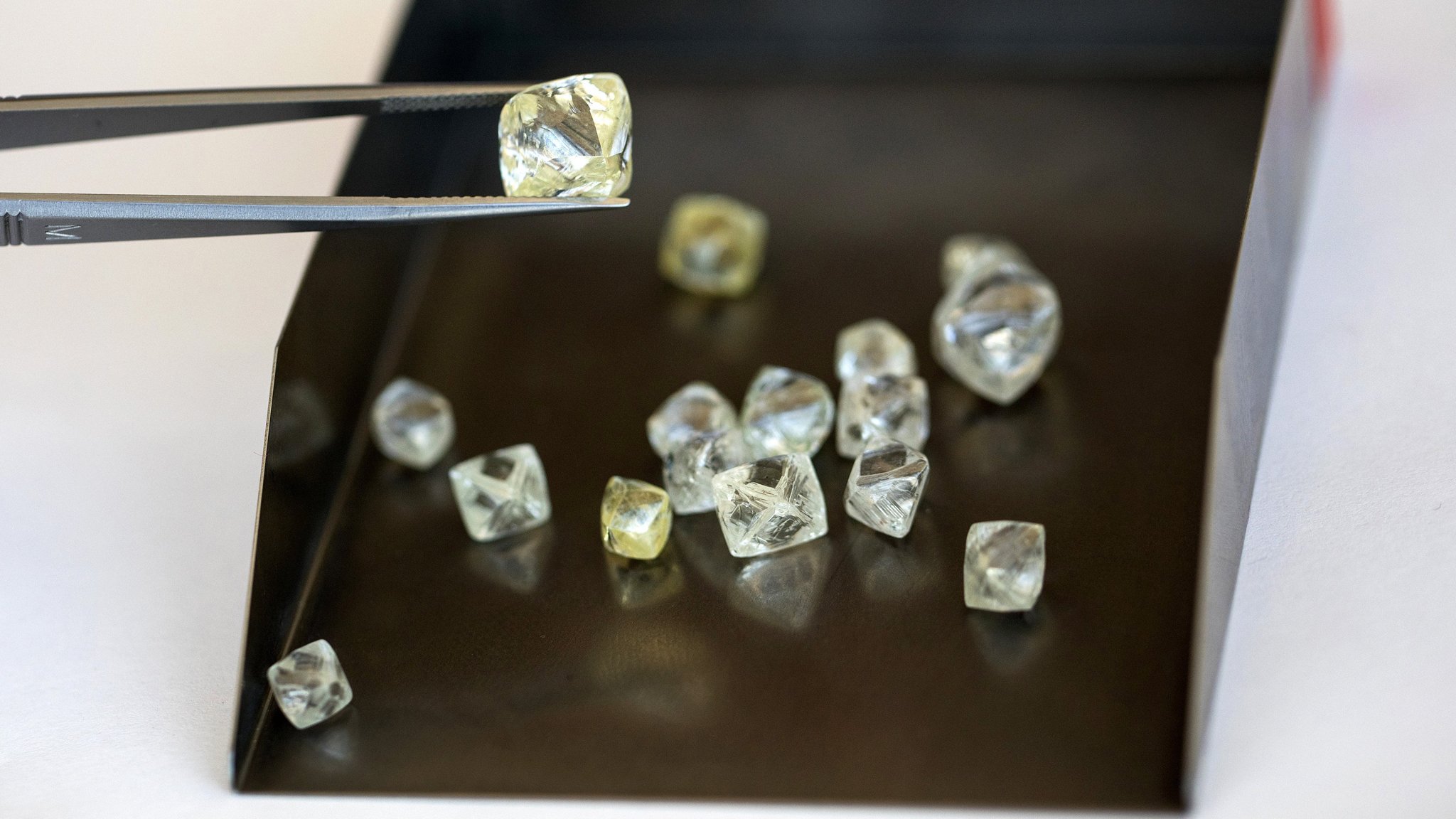 De Beers` first sales cycle nets $650m