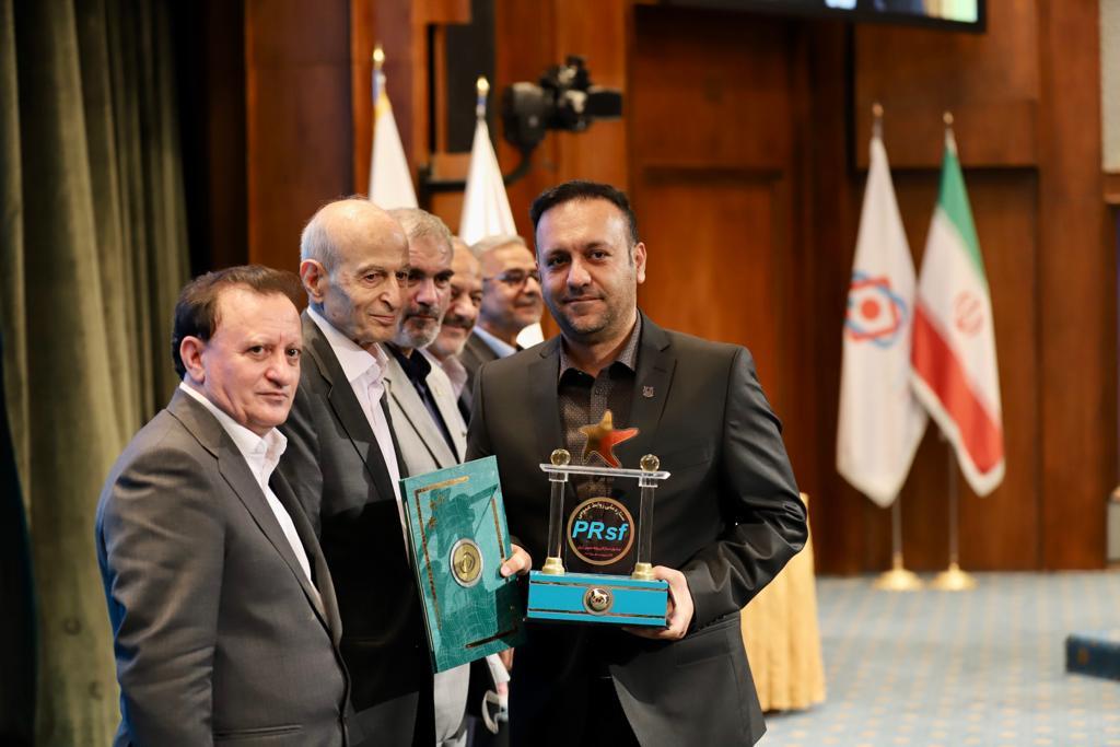 Awarding the "National Star" to the public relations department of the National Iranian Copper Industries Company