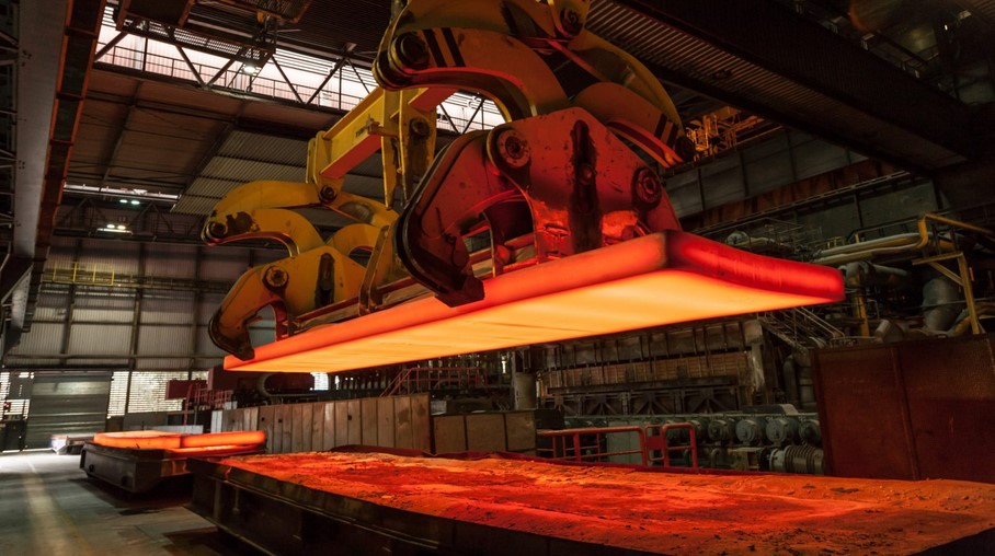 Iron ore price extends decline as China demand slumps