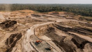 Asia’s coal mavericks chase riches while giant miners scale back