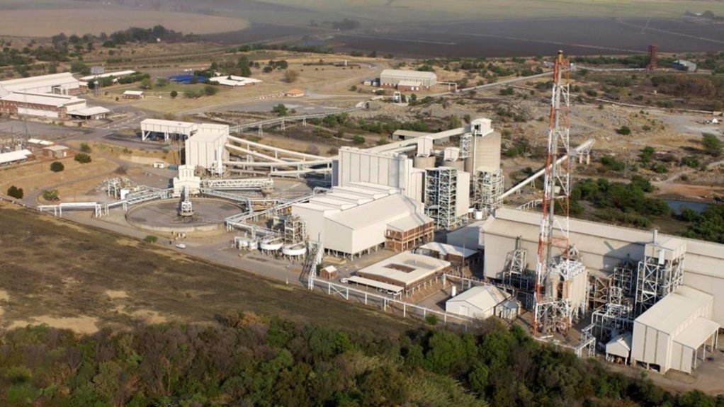 Eastplats reports narrower losses