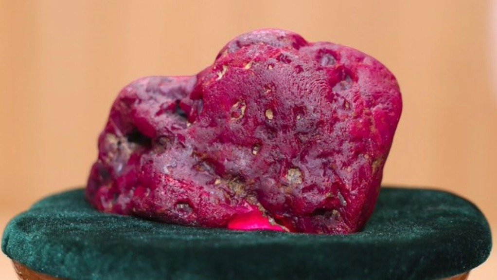 Myanmar finds giant 11 000 ct ruby in Mandalay Region