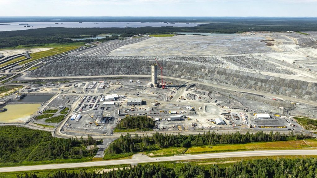 Agnico Eagle suspends Quebec pit mining, flags production hit