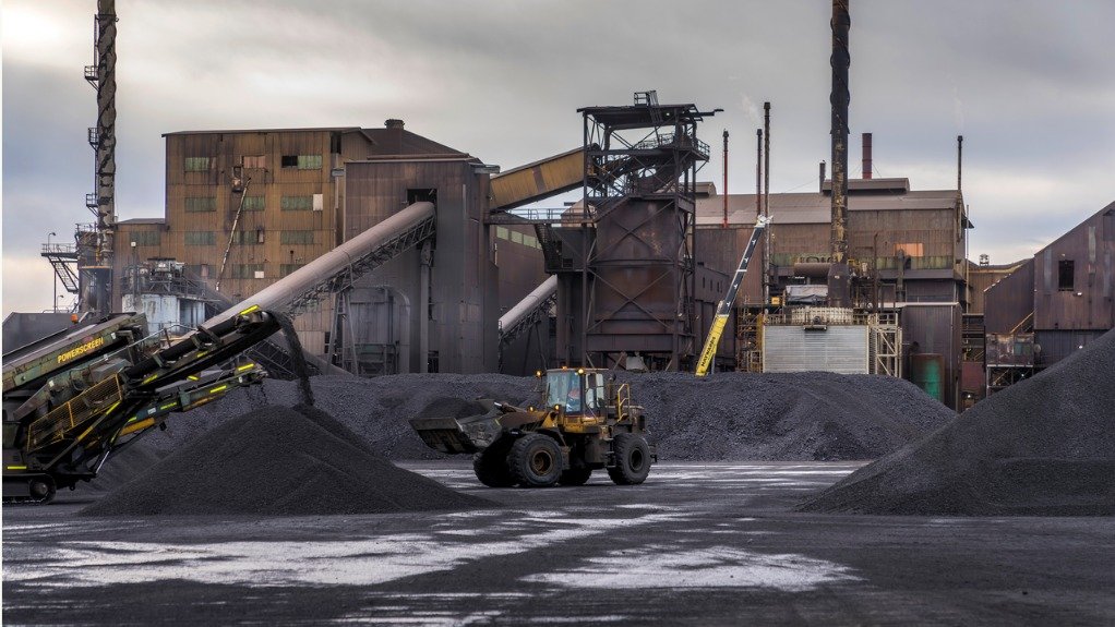British firm offers to restart mothballed Australian manganese smelter
